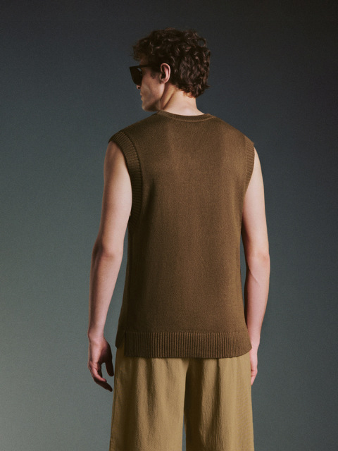 Men's jacquard knit vest