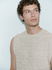 Men's fabric knit vest