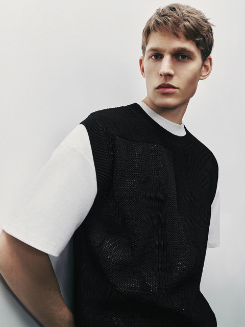 Men's knitted vest