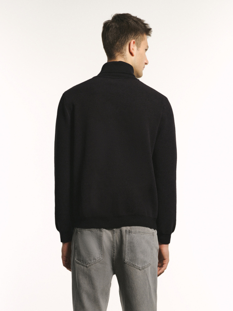 Men's turtleneck knitwear