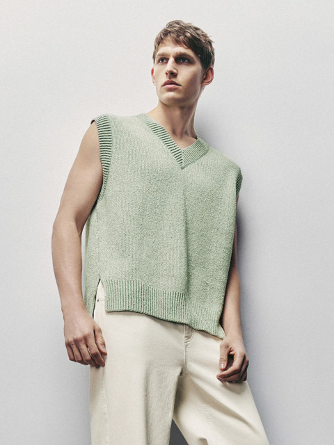 Men's knitted vest