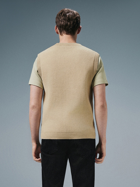 Men's crew neck knit vest