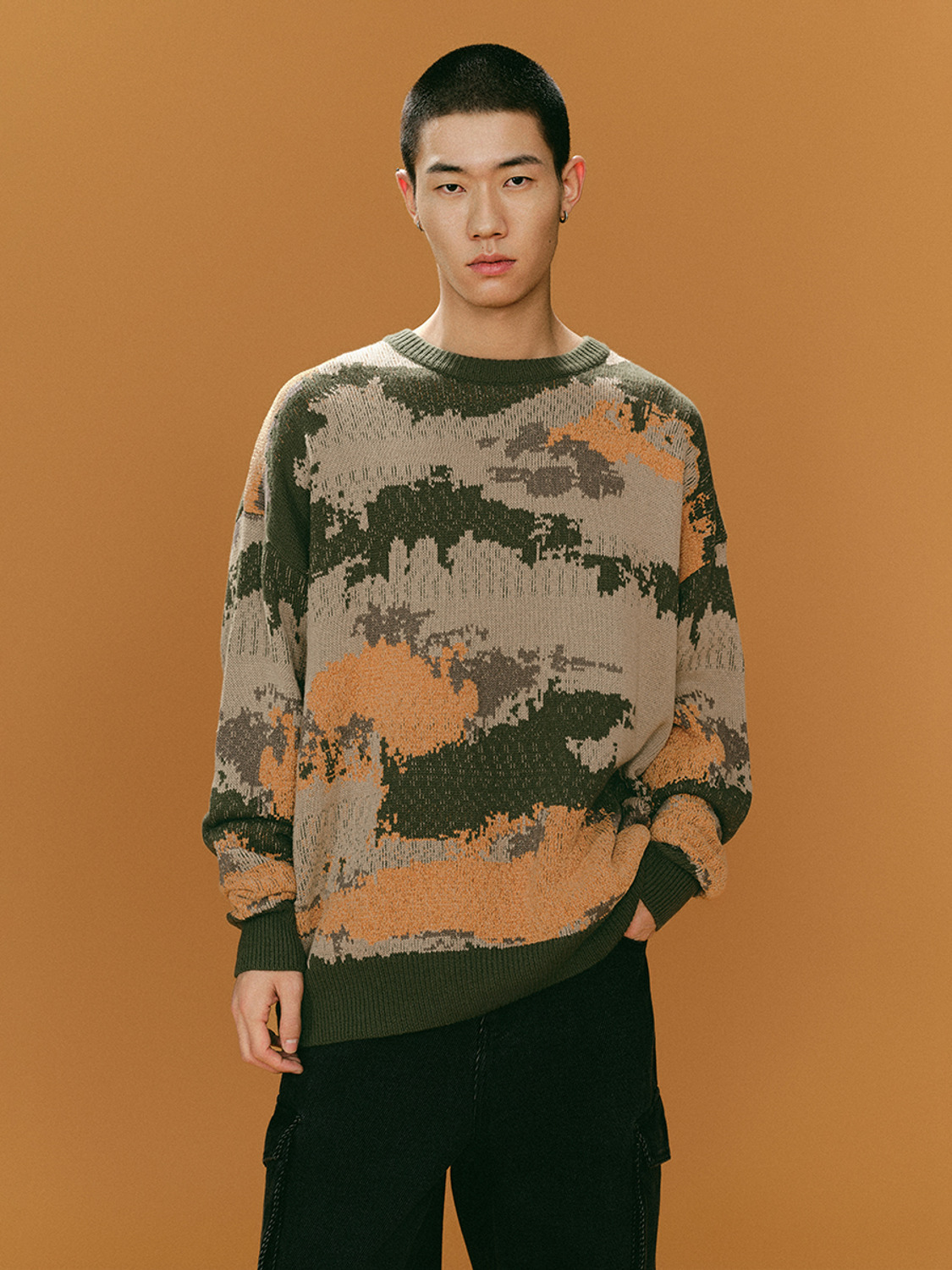 Men's crew neck sweater