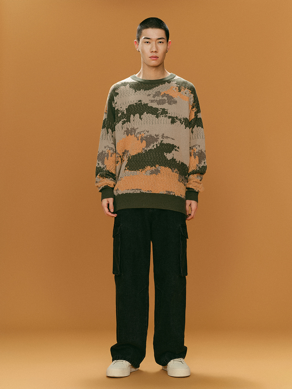 Men's crew neck sweater