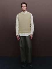 Men's knitted vest