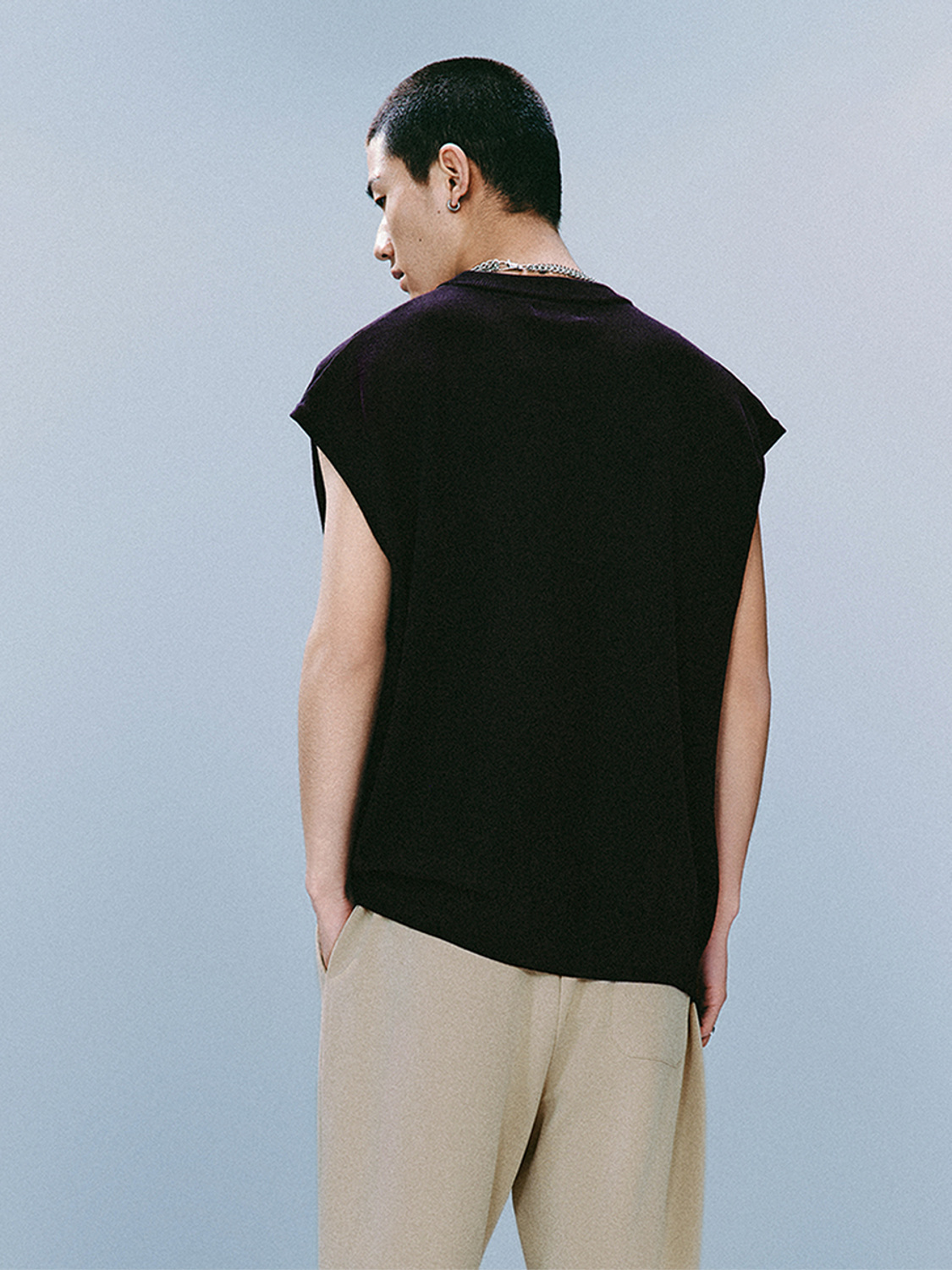 Men's sleeveless knit T-shirt
