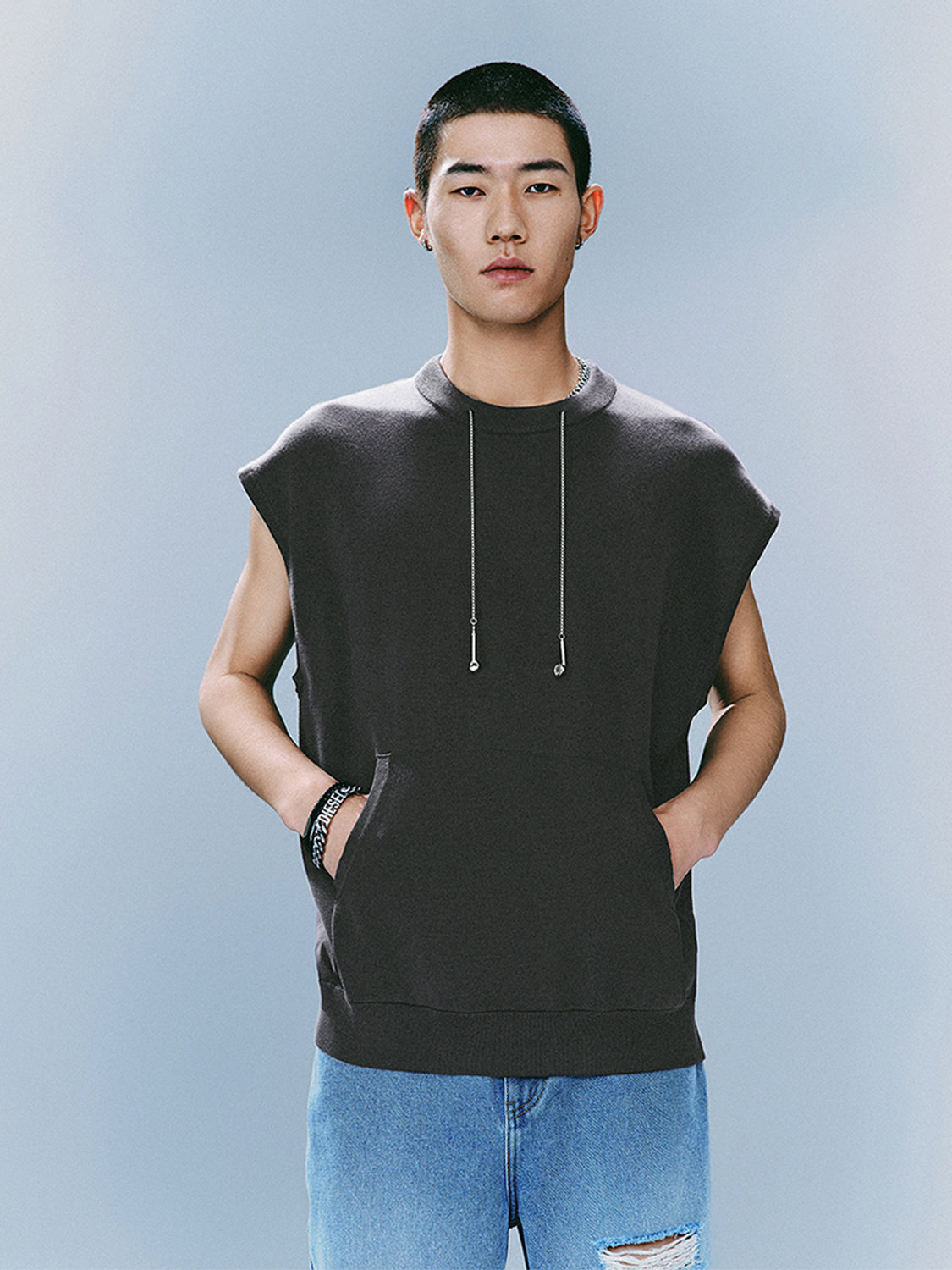 Men's sleeveless knit T-shirt