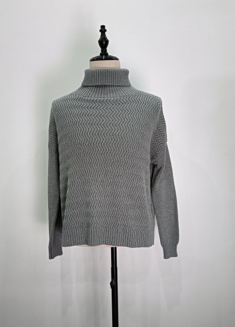Crew-neck ripple long-sleeved knitting