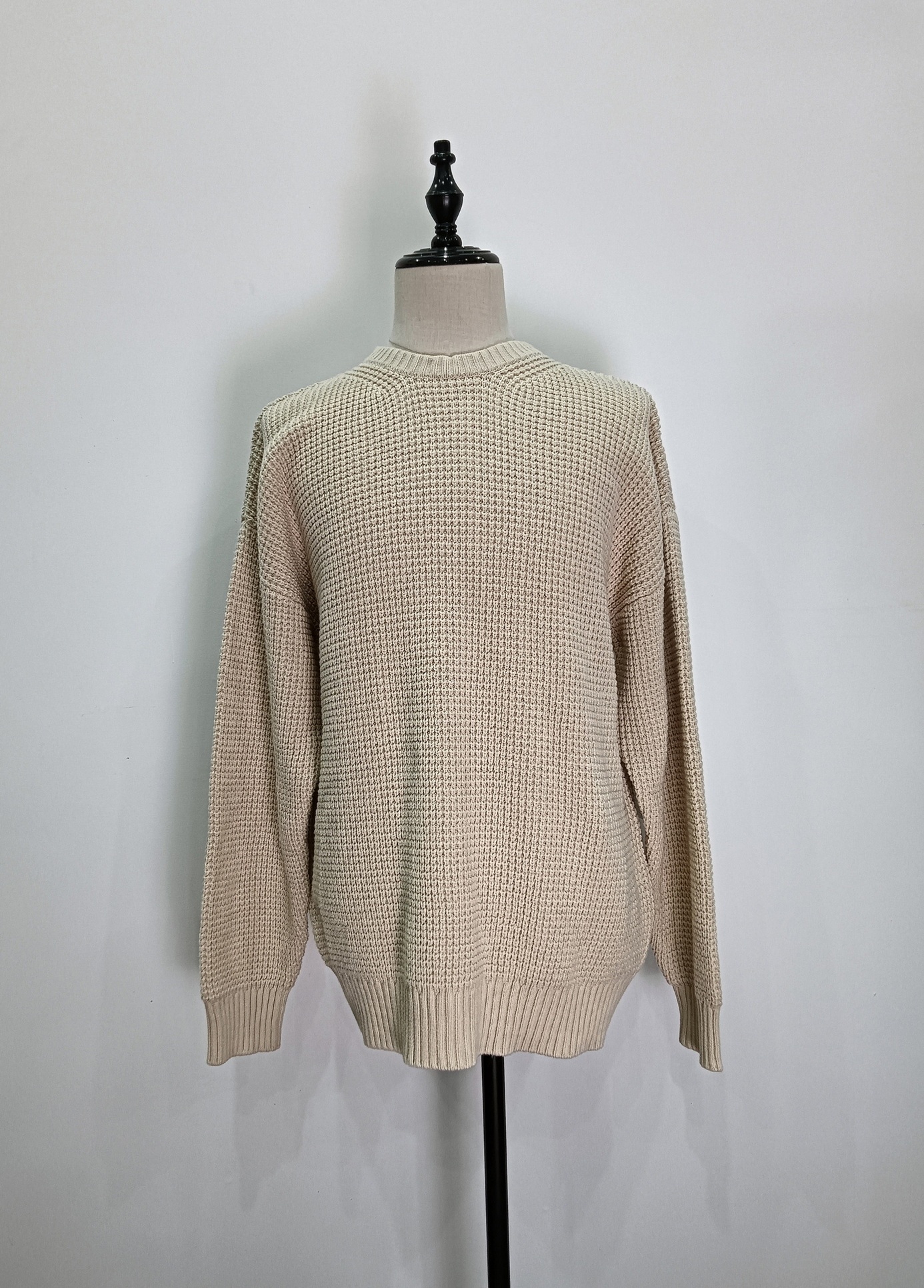 Crew-neck long sleeve knit