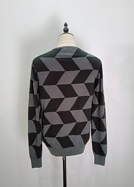 Trapezoidal plaid long-sleeve knitting