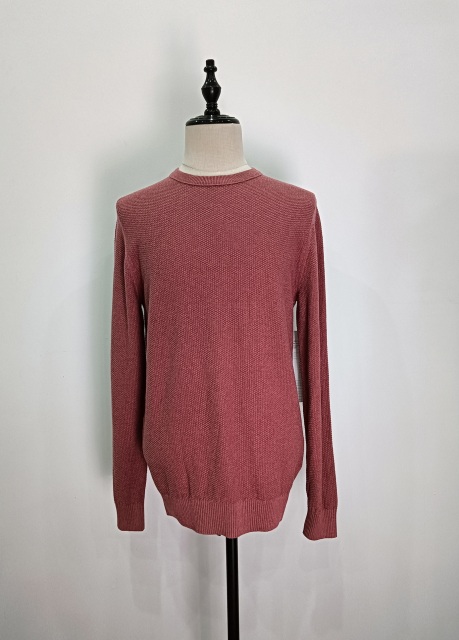 Red long sleeve knitting