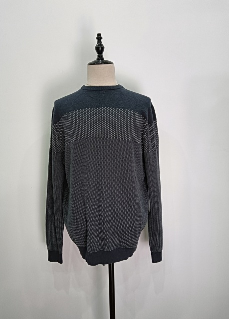 Long-sleeve knitting
