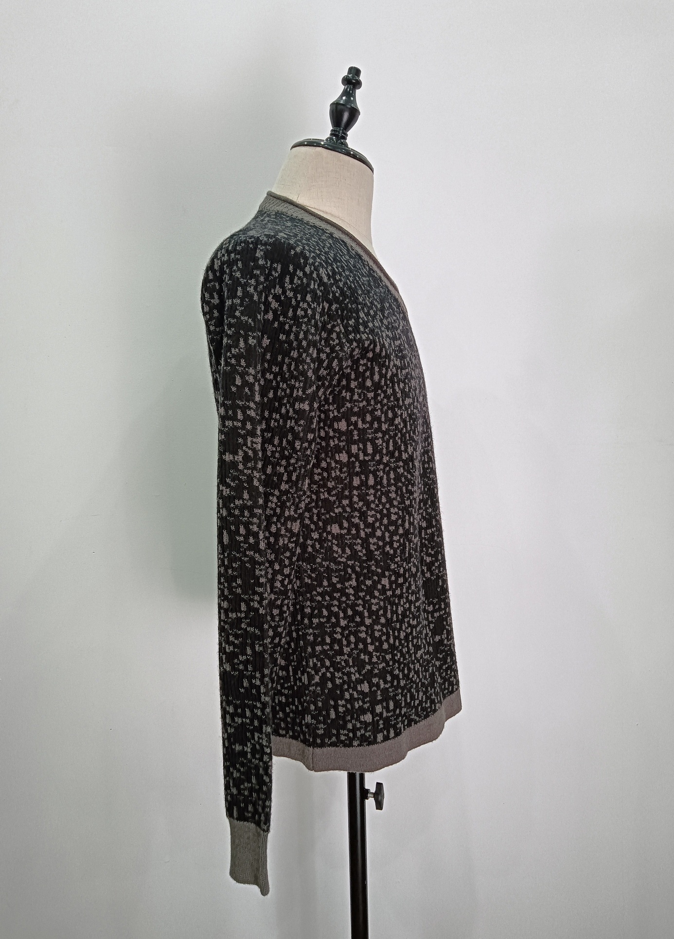 Long-sleeve knitting