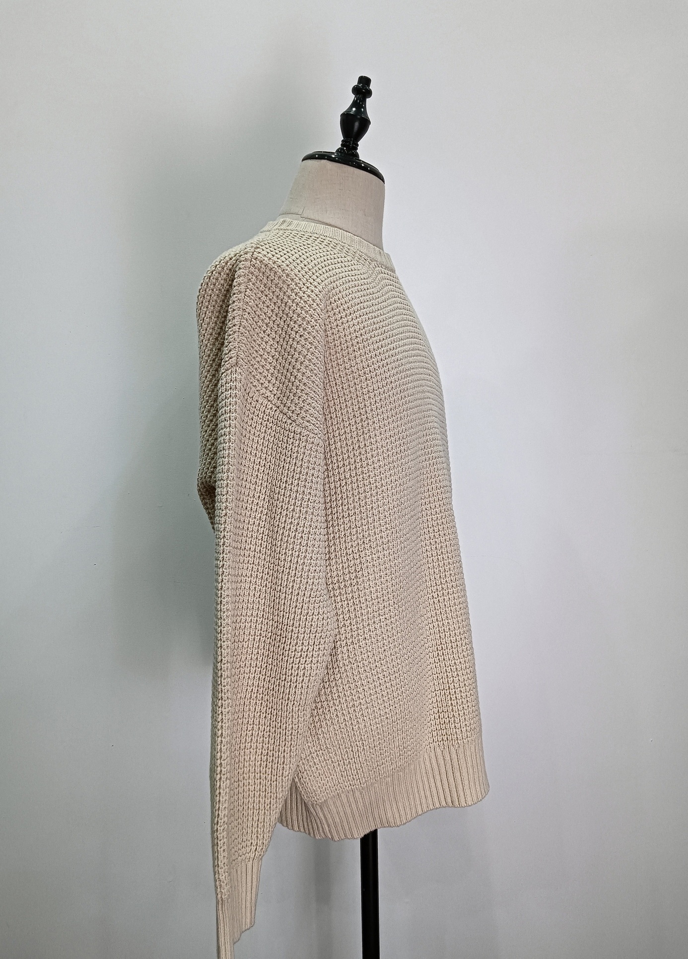 Crew-neck long sleeve knit