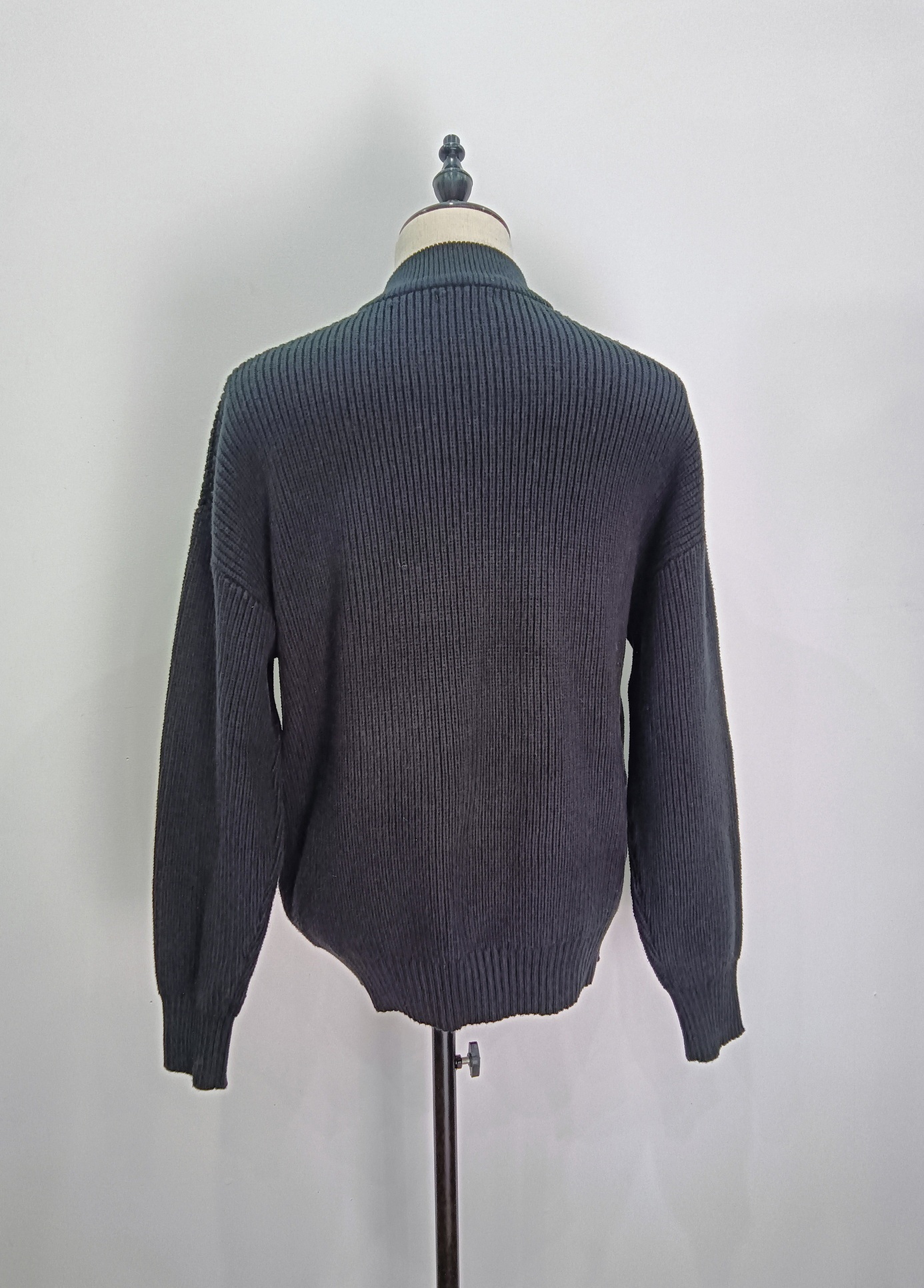 Grey long sleeve knit