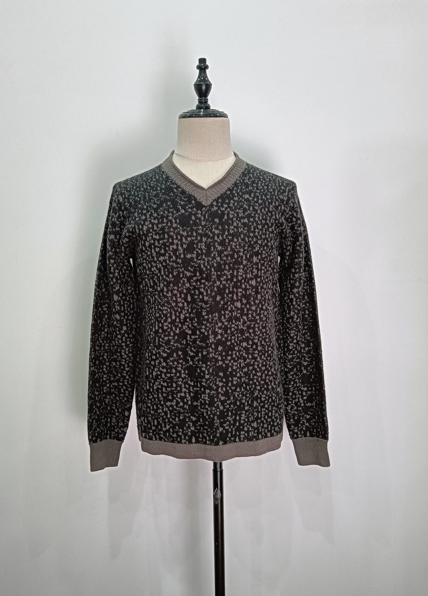 Long-sleeve knitting