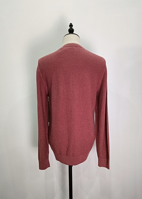 Red long sleeve knitting