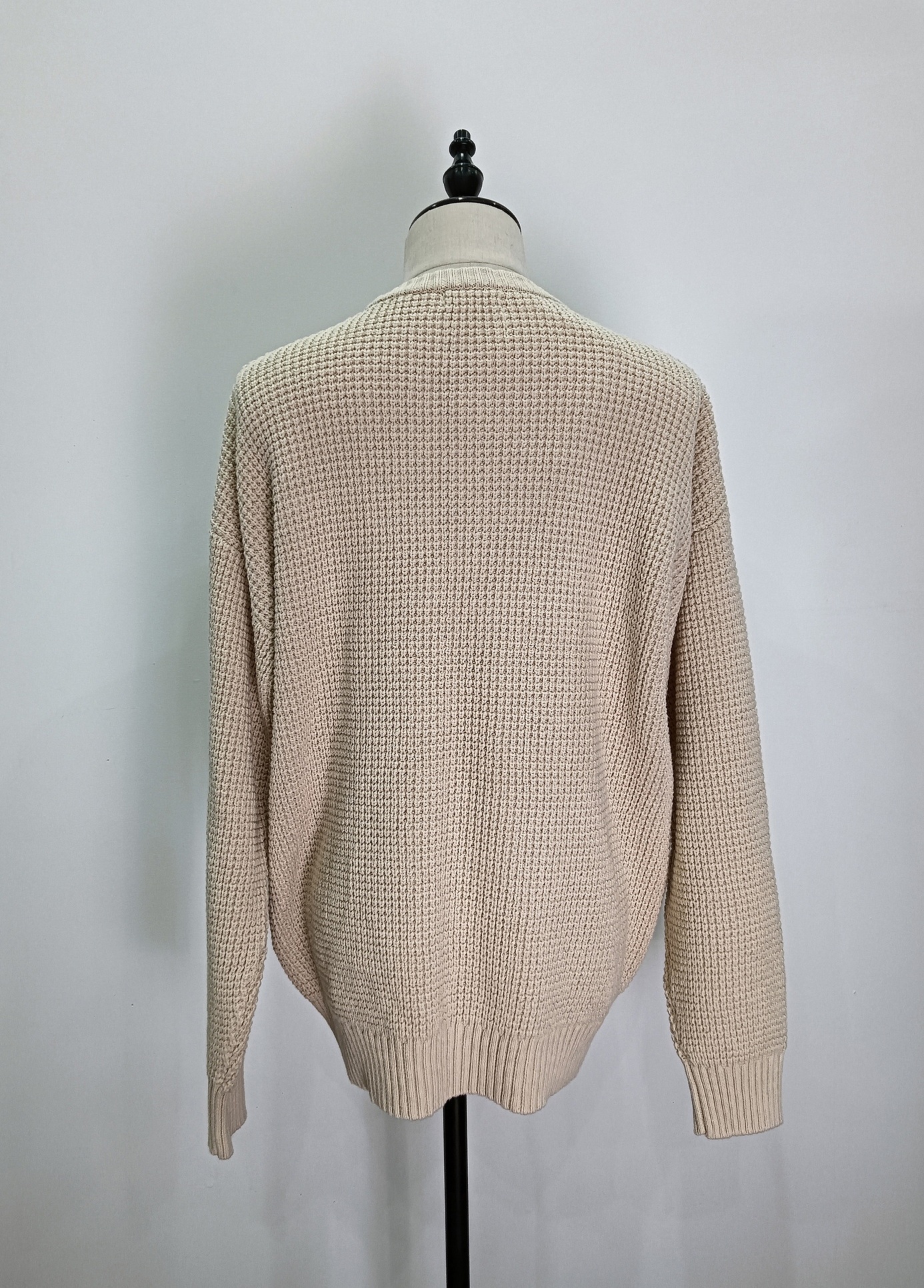 Crew-neck long sleeve knit