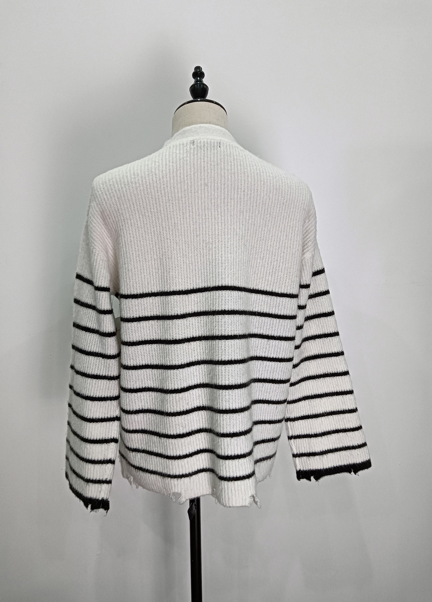 Crew-neck ripple long-sleeved knitting
