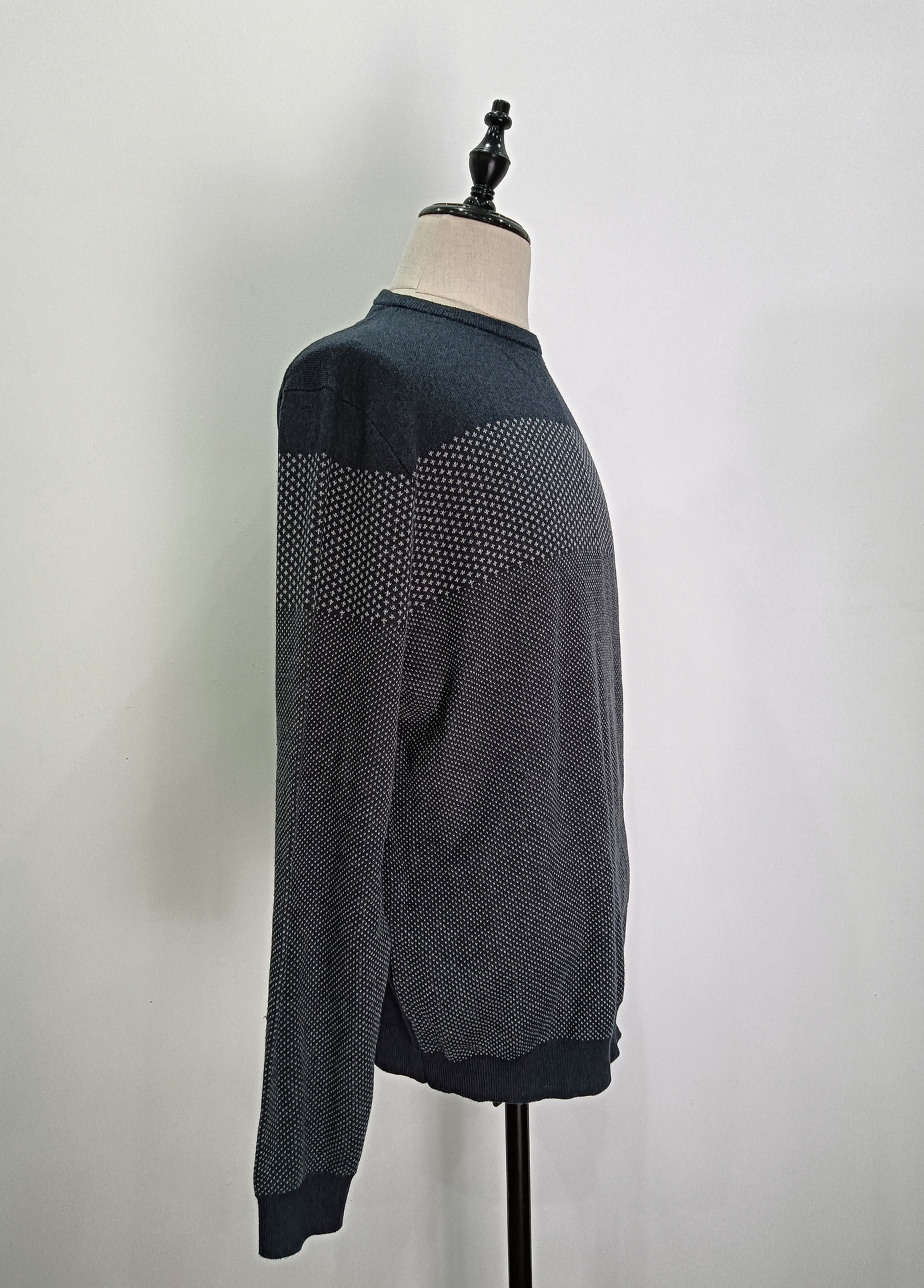 Long-sleeve knitting