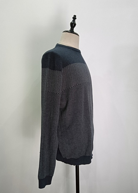 Long-sleeve knitting