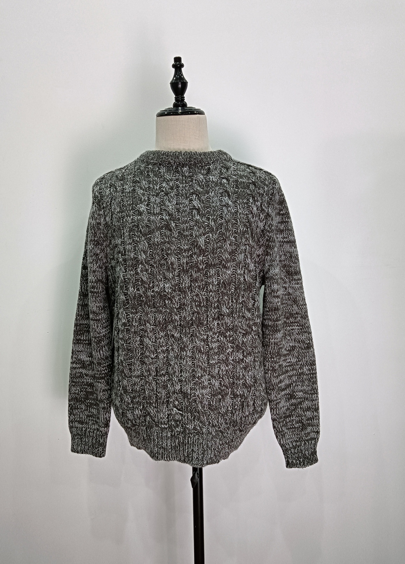 Long-sleeve knitting