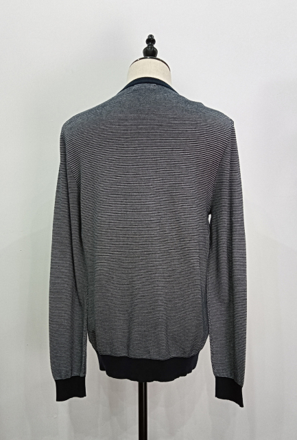 Striped long sleeve knitting