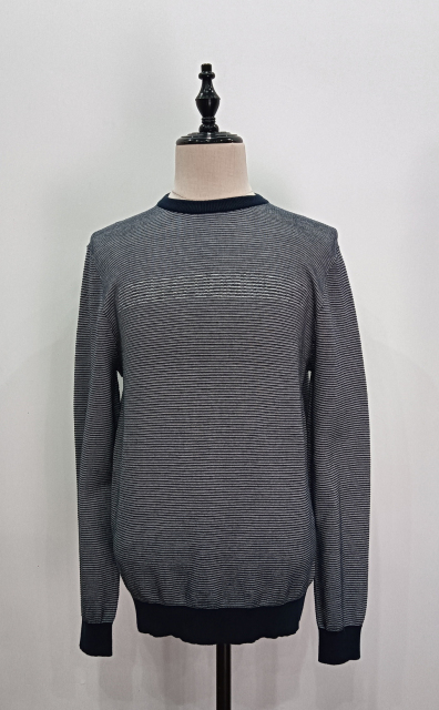 Striped long sleeve knitting