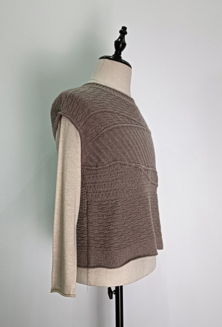 Crew-neck long sleeve knit