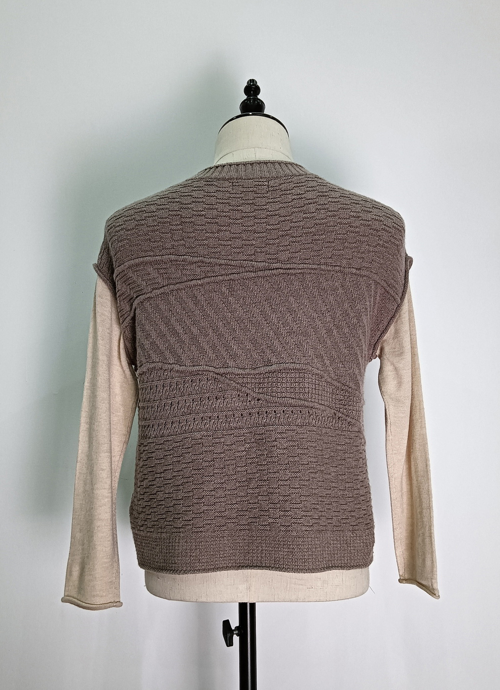 Crew-neck long sleeve knit