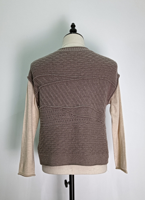 Crew-neck long sleeve knit