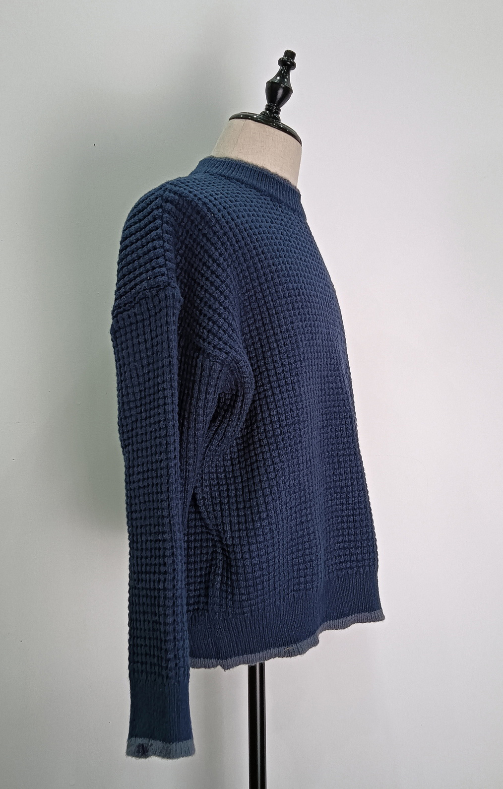 Plaid long sleeve dark blue knit