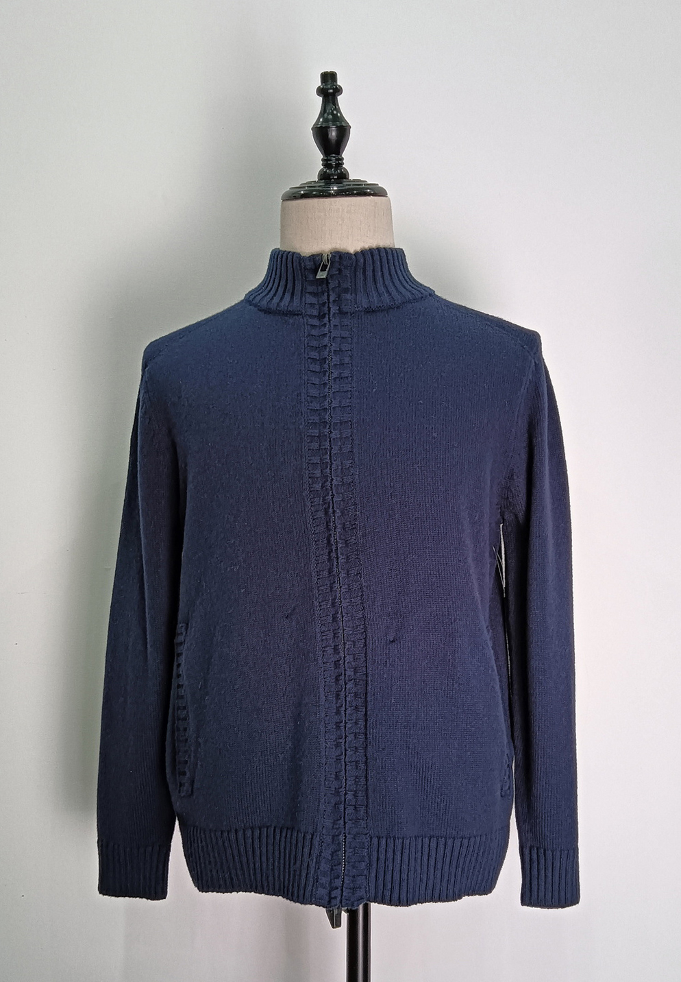 Zipper open chest long sleeve knit