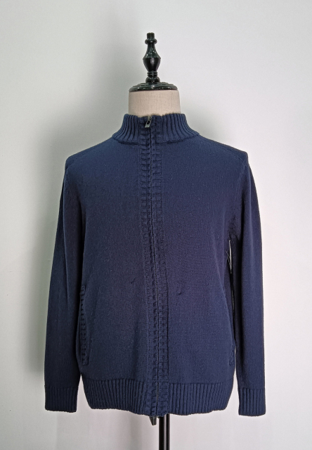 Zipper open chest long sleeve knit