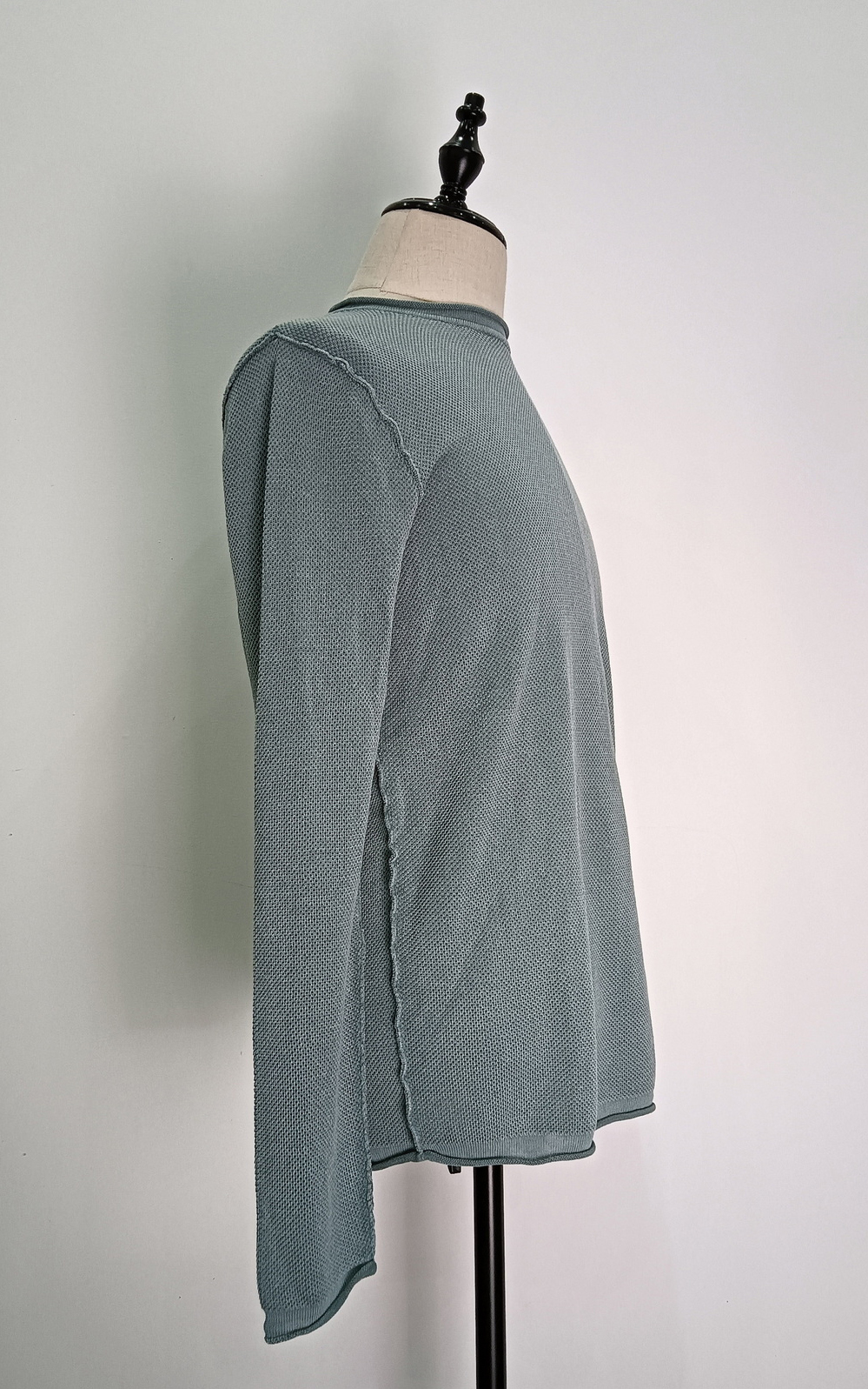 Long sleeve crew neck knitted