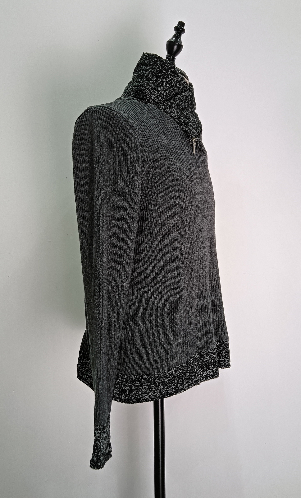 Neckband long sleeve knit