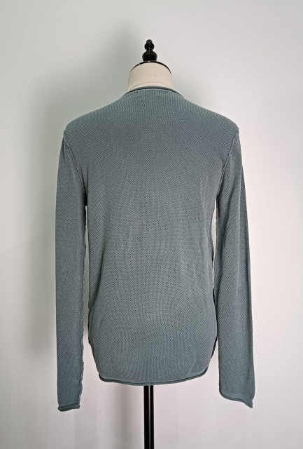 Long sleeve crew neck knitted