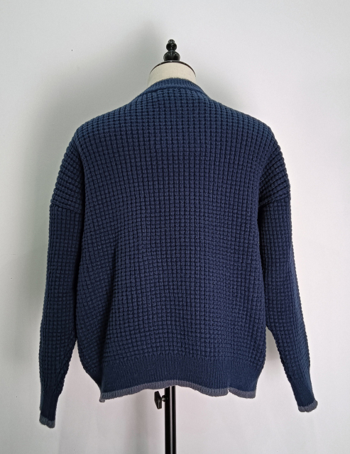 Plaid long sleeve dark blue knit