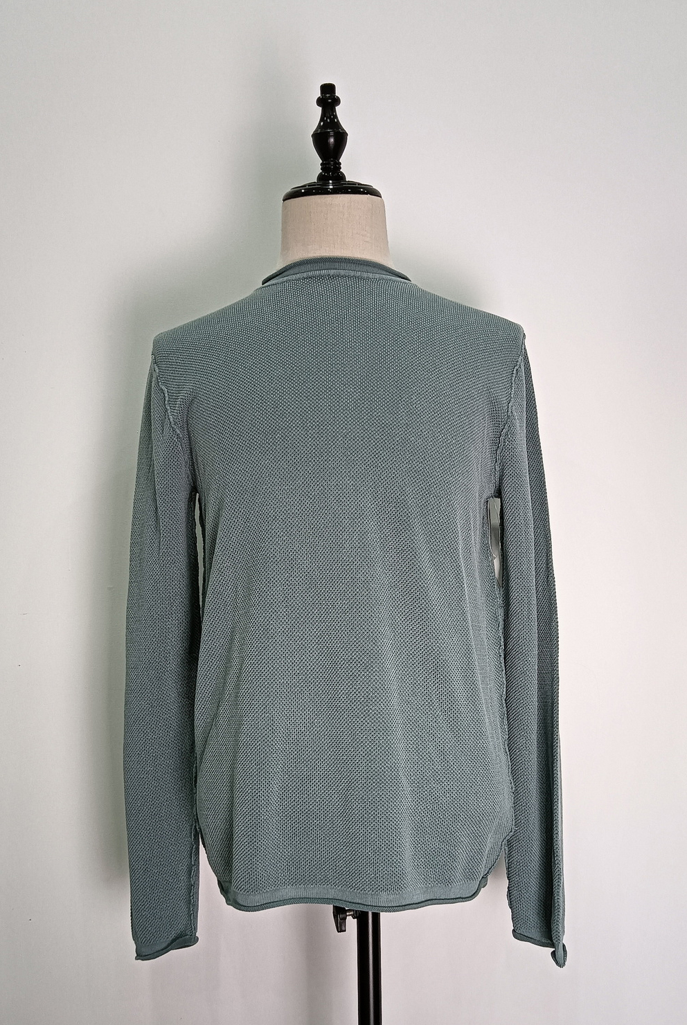 Long sleeve crew neck knitted