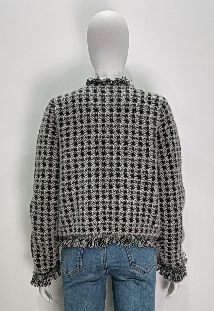 Long sleeve knit sweater with whiskers and open chest