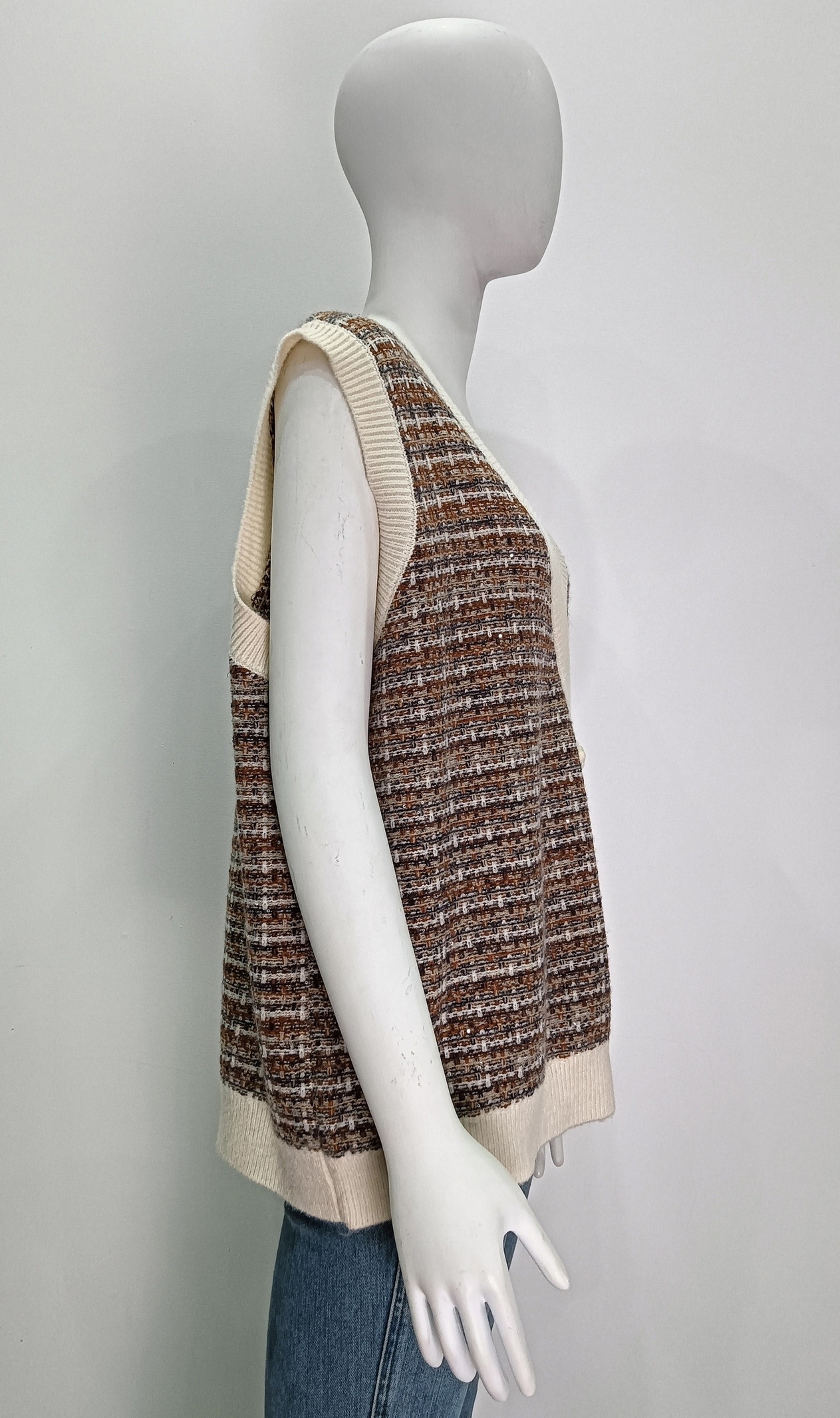 Wholesaler V-neck knitted with diagonal buckle