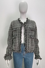 Long sleeve knit sweater with whiskers and open chest
