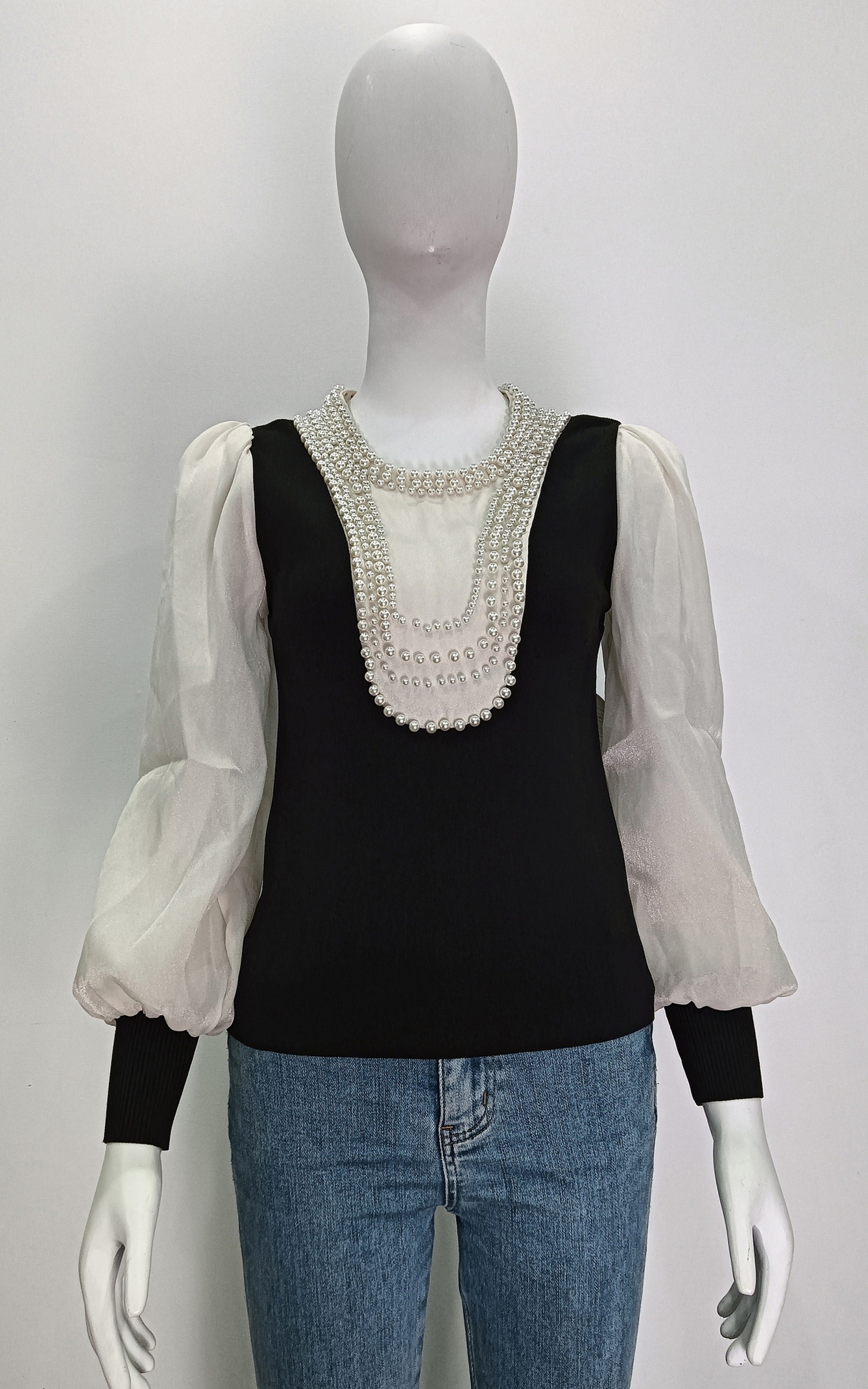 Beaded crew-neck long sleeve knit