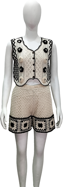 Sleeveless knitted button vest