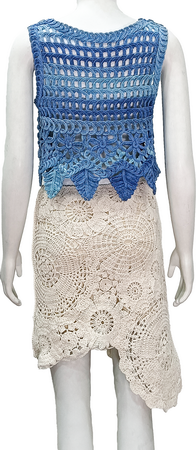 Blue round neck sleeveless hollow vest