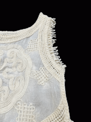 crew neck sleeveless embroidered vest
