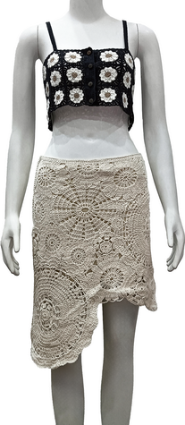 Hollow knitted cropped vest