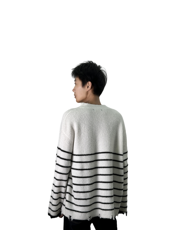 Round neck loose knitted sweater