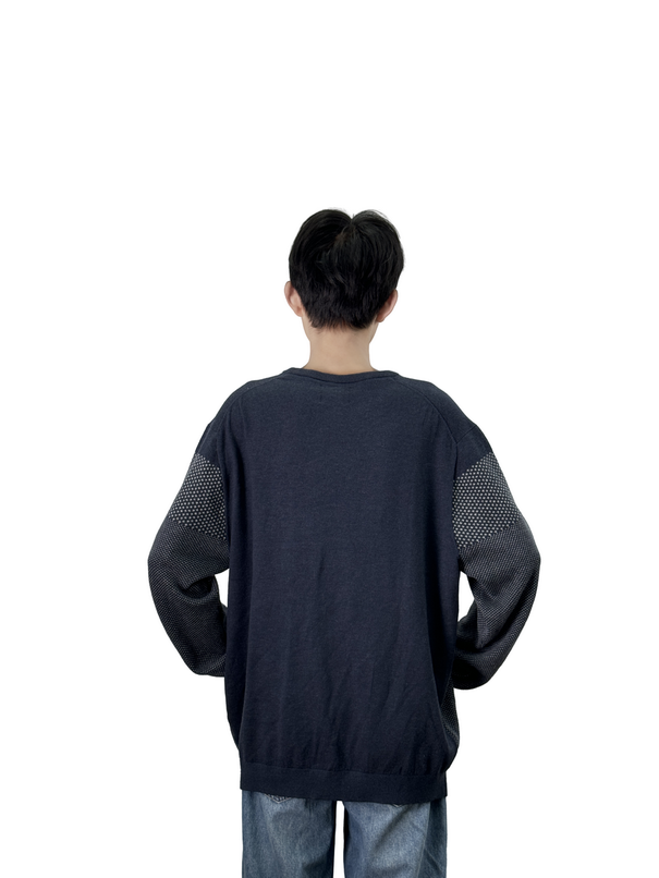 Round neck long sleeve contrast knitted sweater