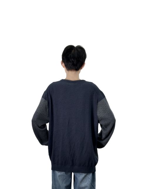 Round neck long sleeve contrast knitted sweater